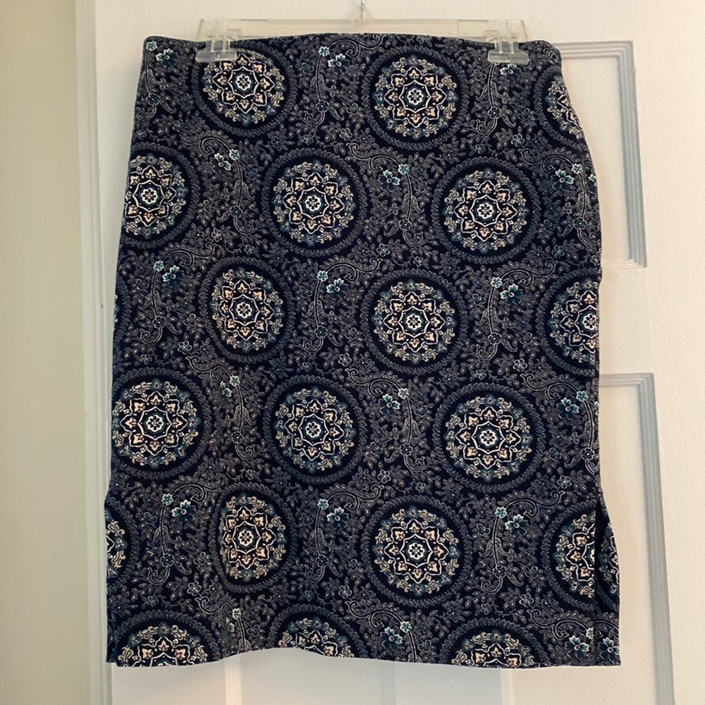 Loft sz 8p paisley print blue skirt